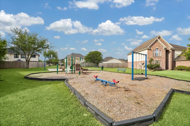 2206 Camdon Drive, Deer Park, TX 77536