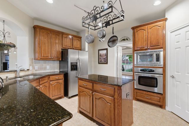 2703 Pottery Trail, Corinth, TX 76210