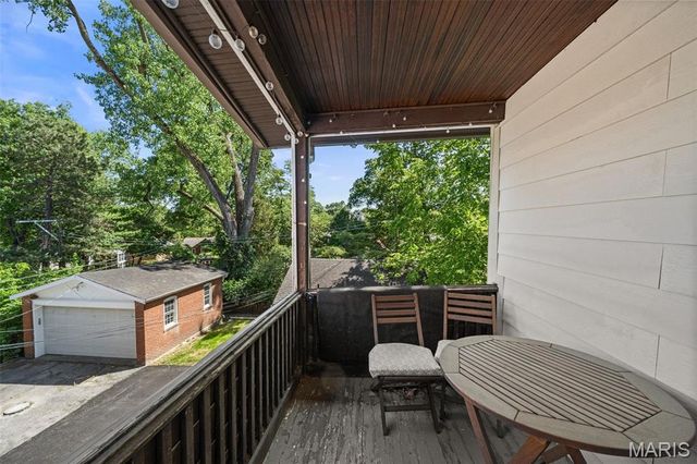 7110 Forsyth Boulevard, University City, MO 63105