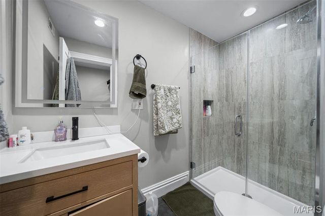 7110 Forsyth Boulevard, University City, MO 63105