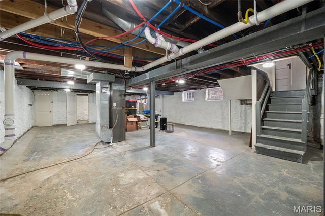 7110 Forsyth Boulevard, University City, MO 63105