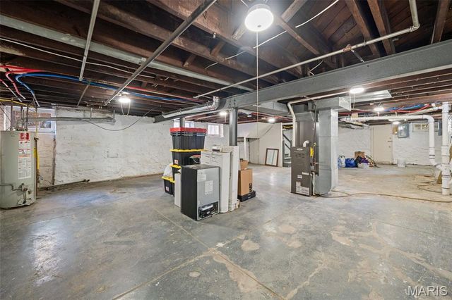 7110 Forsyth Boulevard, University City, MO 63105
