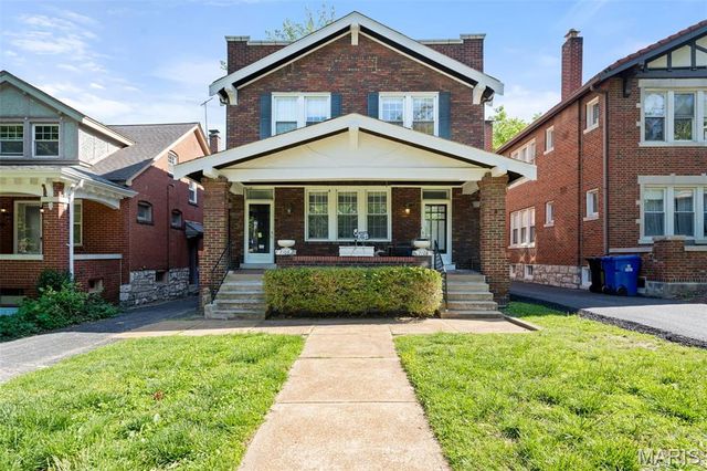 7110 Forsyth Boulevard, University City, MO 63105