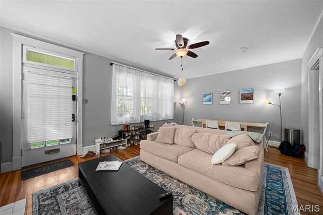 7110 Forsyth Boulevard, University City, MO 63105