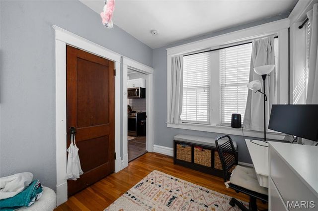 7110 Forsyth Boulevard, University City, MO 63105
