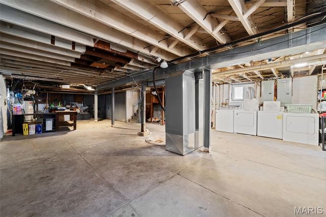 7110 Forsyth Boulevard, University City, MO 63105
