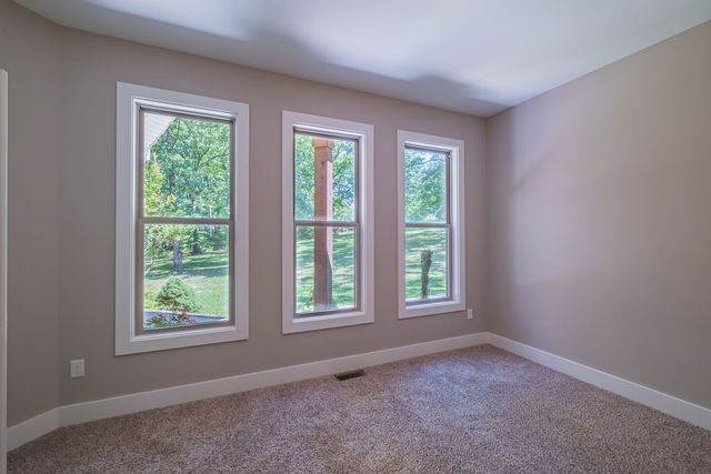 1022 Alameda Dr, Portland, TN 37148