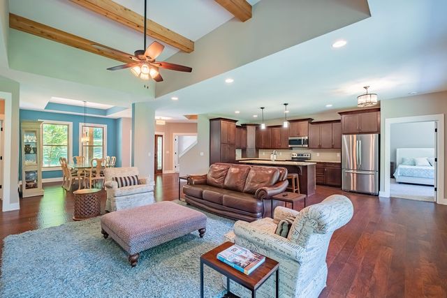 1022 Alameda Dr, Portland, TN 37148