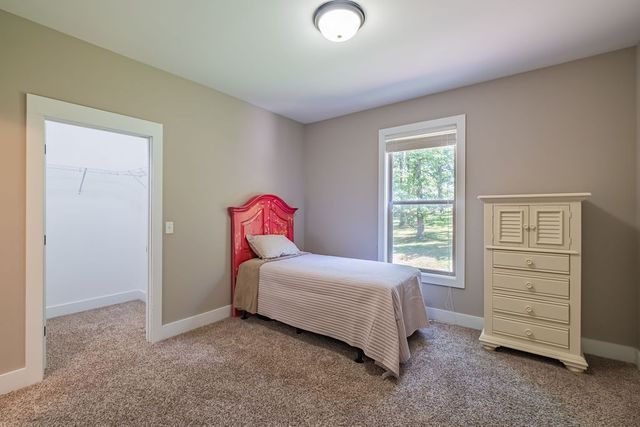 1022 Alameda Dr, Portland, TN 37148