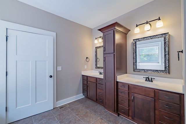 1022 Alameda Dr, Portland, TN 37148