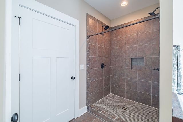 1022 Alameda Dr, Portland, TN 37148