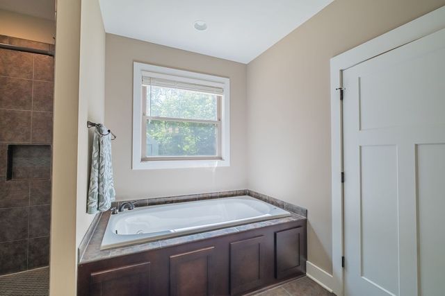 1022 Alameda Dr, Portland, TN 37148