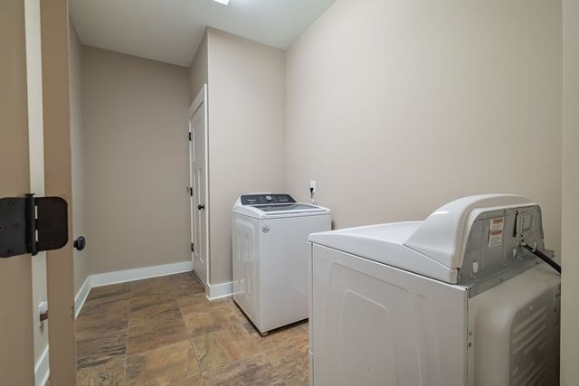 1022 Alameda Dr, Portland, TN 37148