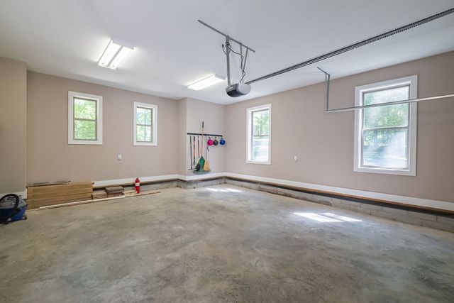 1022 Alameda Dr, Portland, TN 37148