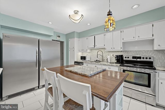 80 BRYANT RD, Turnersville, NJ 08012
