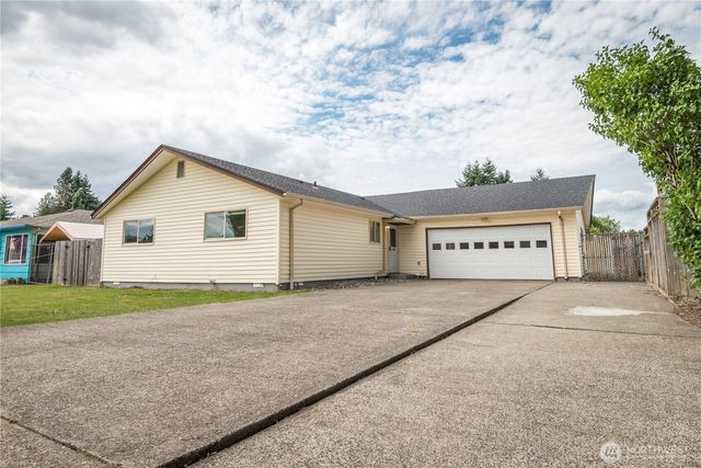 2251 Rose Place, Longview, WA 98632