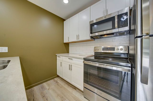 1021 Centre Street 11, Traverse City, MI 49686