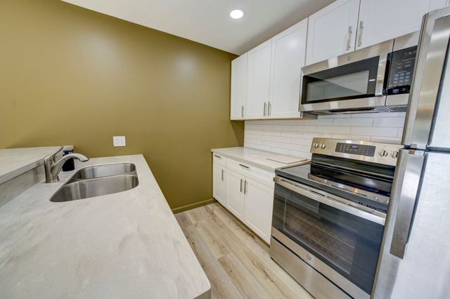 1021 Centre Street 11, Traverse City, MI 49686