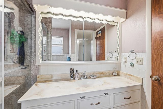 1404 CREEKMERE Drive, Canyon, TX 79015
