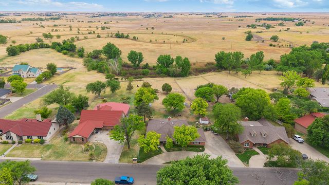 1404 CREEKMERE Drive, Canyon, TX 79015
