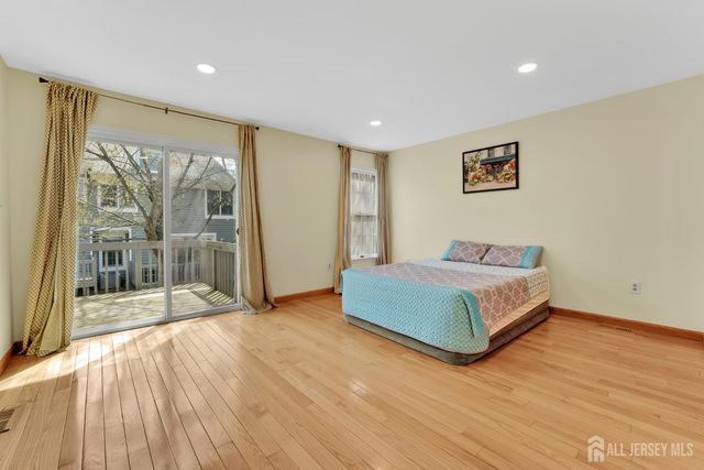 88 W Countryside Drive W, South Brunswick, NJ 08540