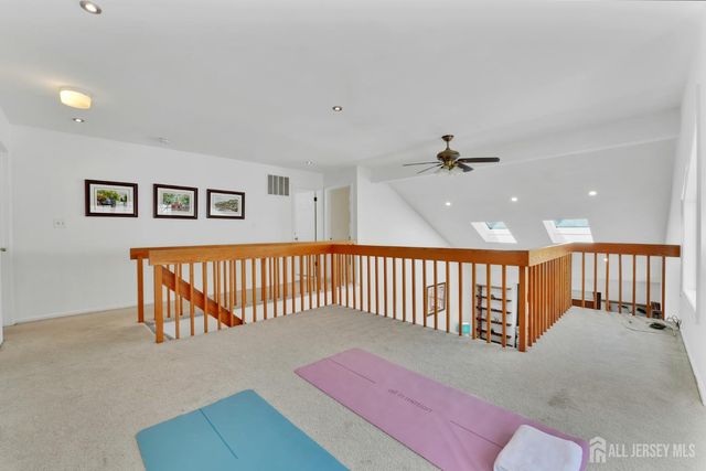 88 W Countryside Drive W, South Brunswick, NJ 08540