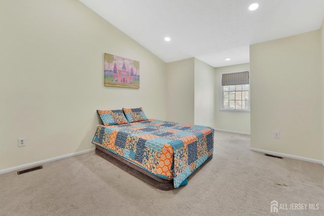 88 W Countryside Drive W, South Brunswick, NJ 08540