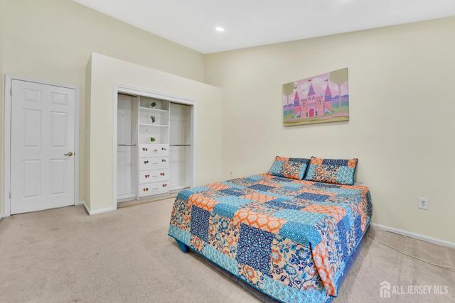 88 W Countryside Drive W, South Brunswick, NJ 08540