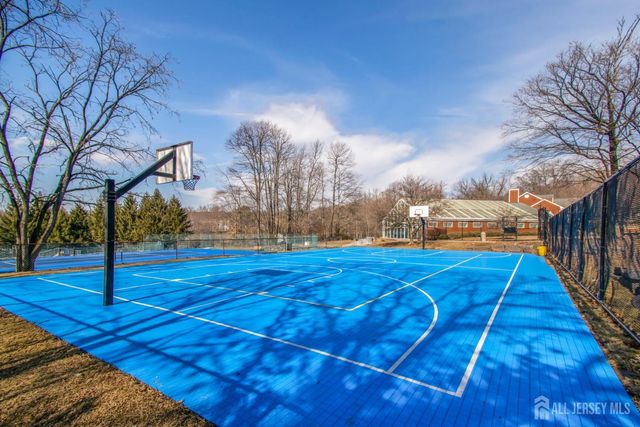 88 W Countryside Drive W, South Brunswick, NJ 08540