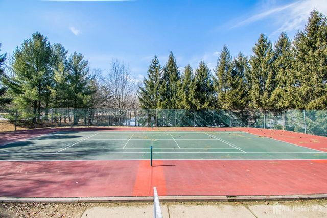 88 W Countryside Drive W, South Brunswick, NJ 08540