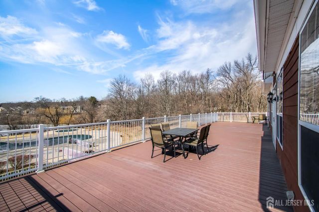 88 W Countryside Drive W, South Brunswick, NJ 08540