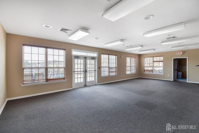 88 W Countryside Drive W, South Brunswick, NJ 08540