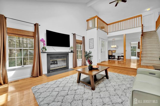 88 W Countryside Drive W, South Brunswick, NJ 08540