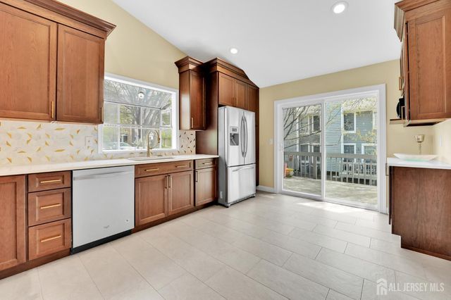 88 W Countryside Drive W, South Brunswick, NJ 08540