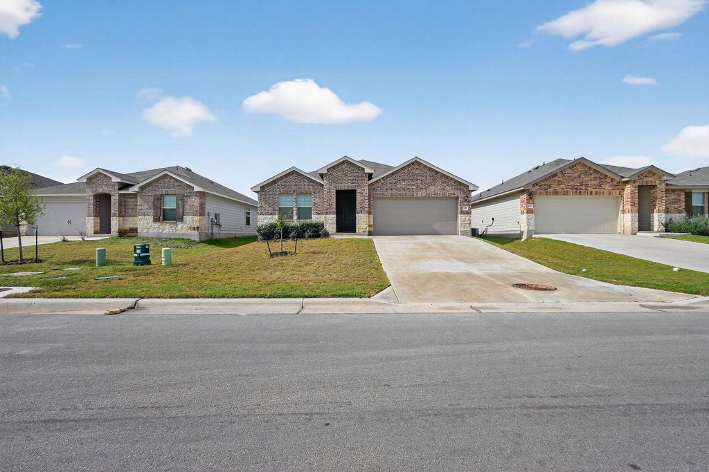 596 Wyatt WAY, Jarrell, TX 76537
