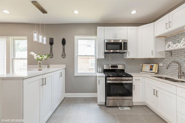 12330 S Perry Avenue, Chicago, IL 60628