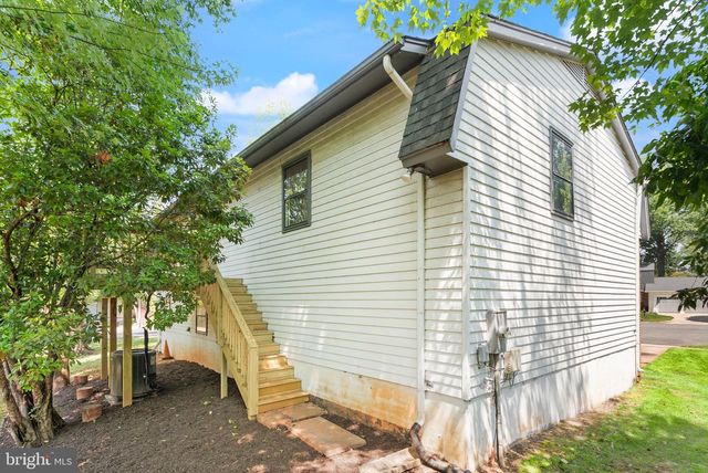 8803 HAYLOAD CT, Springfield, VA 22153