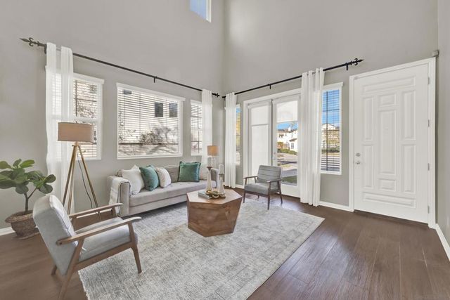 10109 Prairie Fawn Dr, San Diego, CA 92127