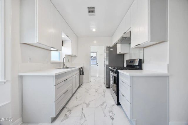 2380 Queensberry Road, Pasadena, CA 91104