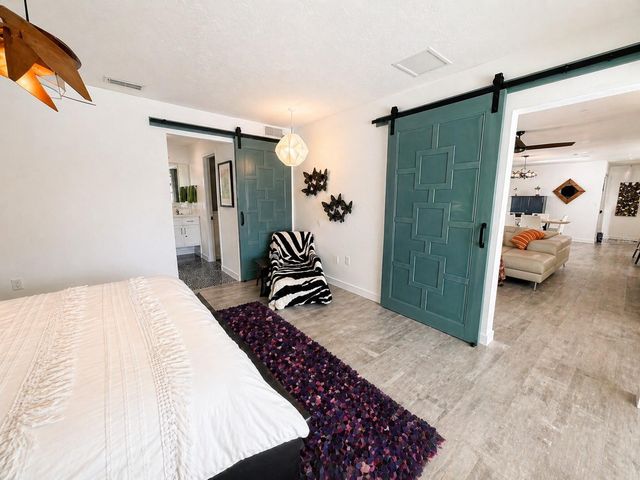 2806 SATSUMA DRIVE, Sarasota, FL 34239