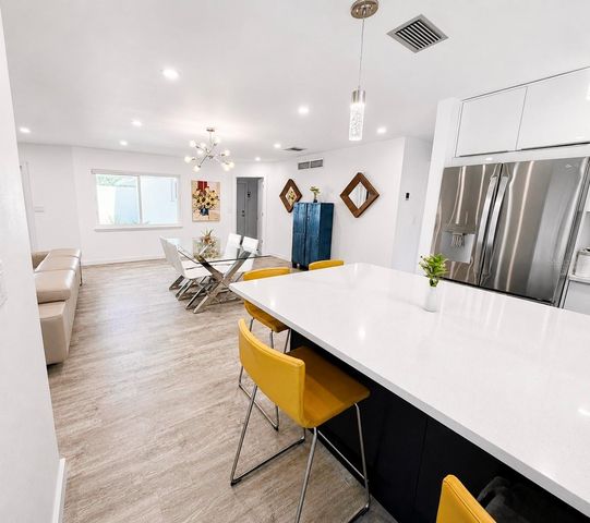 2806 SATSUMA DRIVE, Sarasota, FL 34239