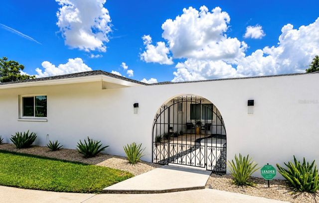 2806 SATSUMA DRIVE, Sarasota, FL 34239