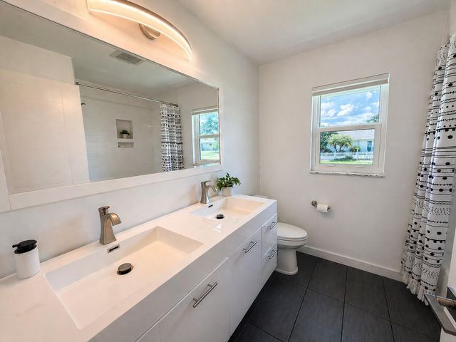 2806 SATSUMA DRIVE, Sarasota, FL 34239