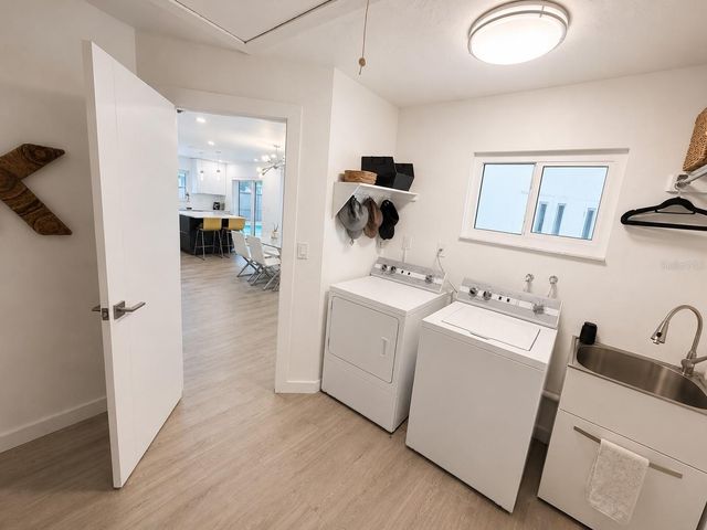2806 SATSUMA DRIVE, Sarasota, FL 34239