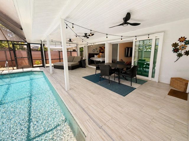 2806 SATSUMA DRIVE, Sarasota, FL 34239
