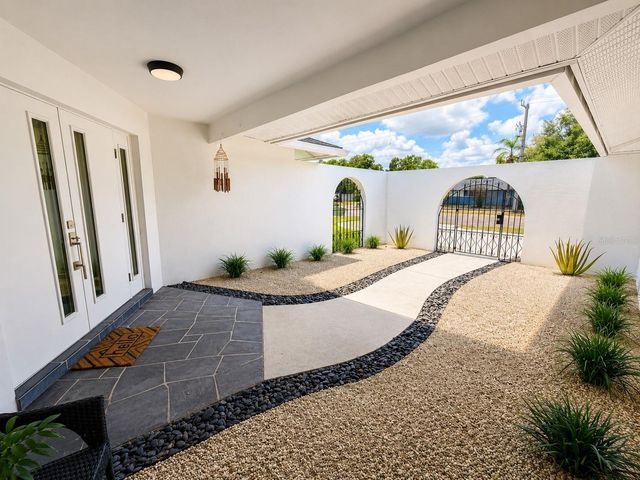 2806 SATSUMA DRIVE, Sarasota, FL 34239