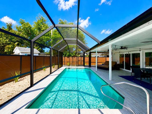 2806 SATSUMA DRIVE, Sarasota, FL 34239