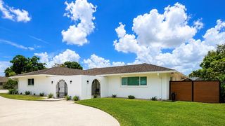 2806 SATSUMA DRIVE, Sarasota, FL 34239