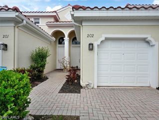 895 Eastham WAY M202, Naples, FL 34104