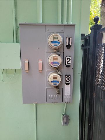 1010 NW 3rd Ave, Hallandale Beach, FL 33009